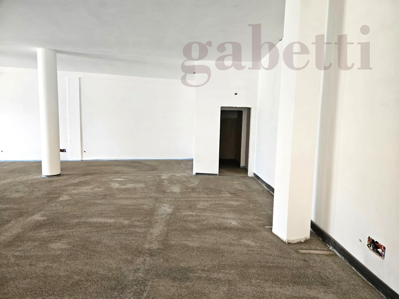 Negozio in affitto a Copertino