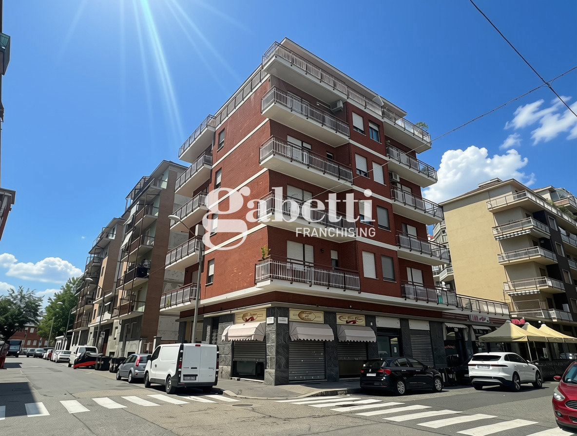 Attico ristrutturato a Torino