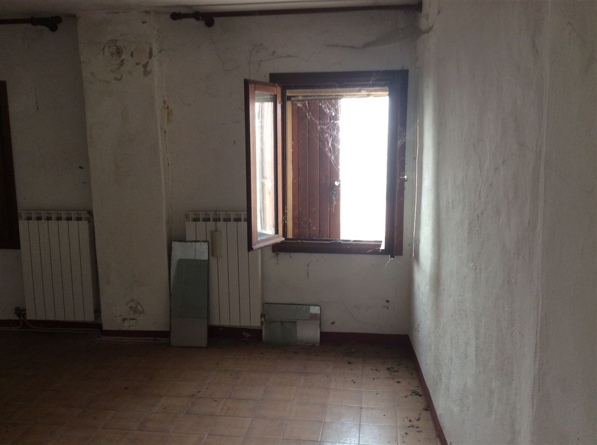 Casa indipendente da ristrutturare a Crespino