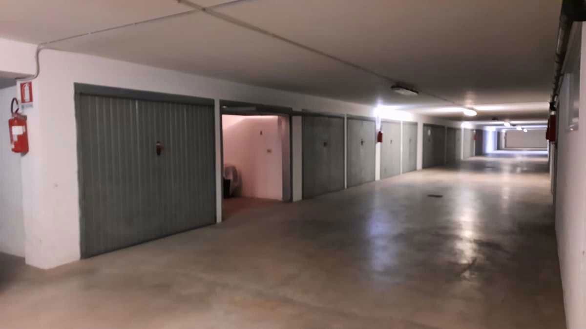 Box/Garage 17mq in vendita a Adria