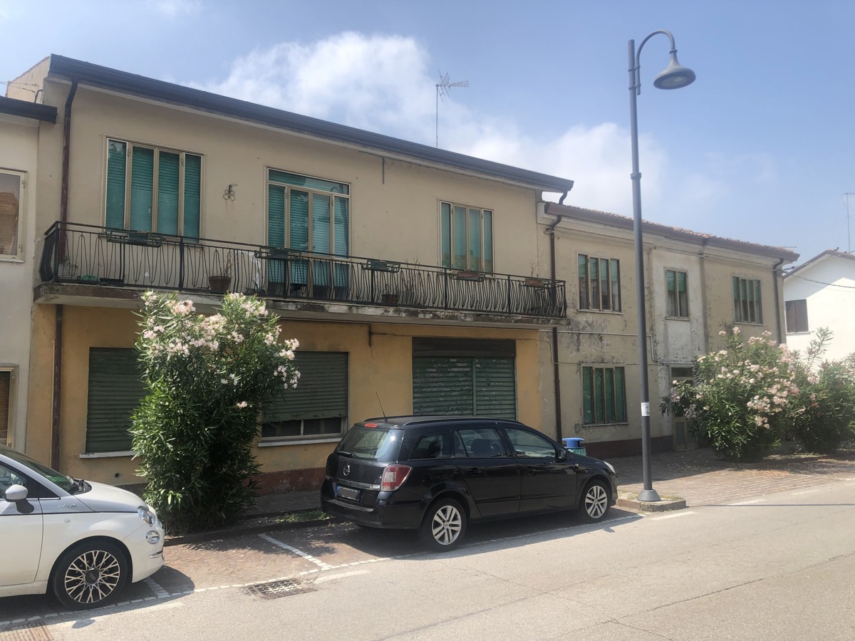 Stabile/Palazzo in vendita a Corbola