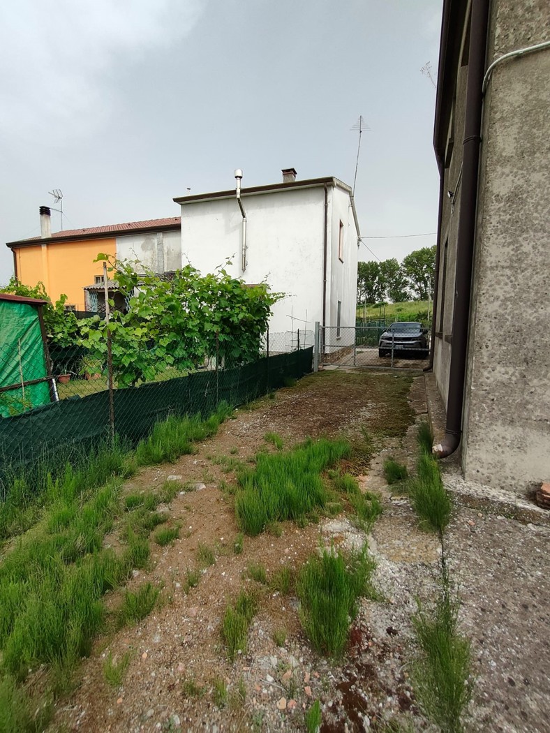 Casa indipendente con giardino a Papozze