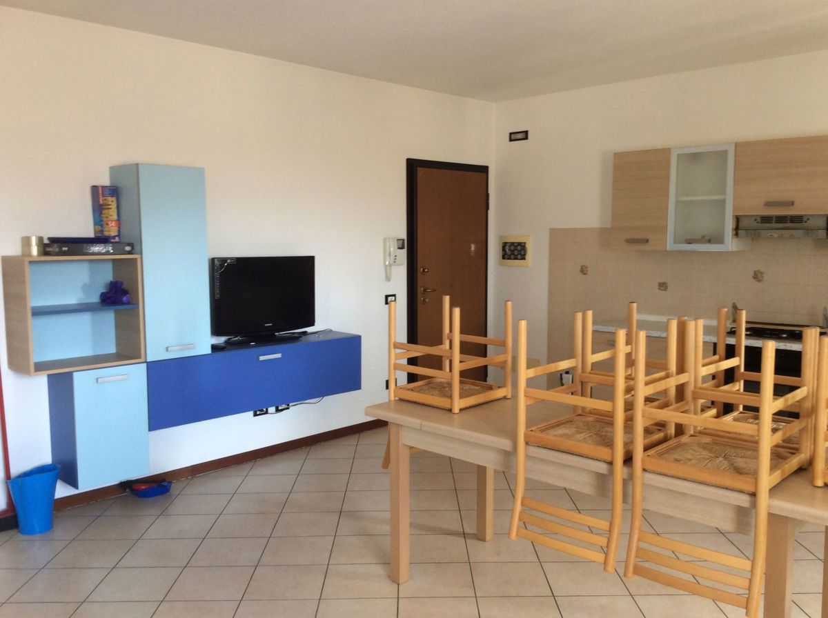 Trilocale arredato in affitto a Adria
