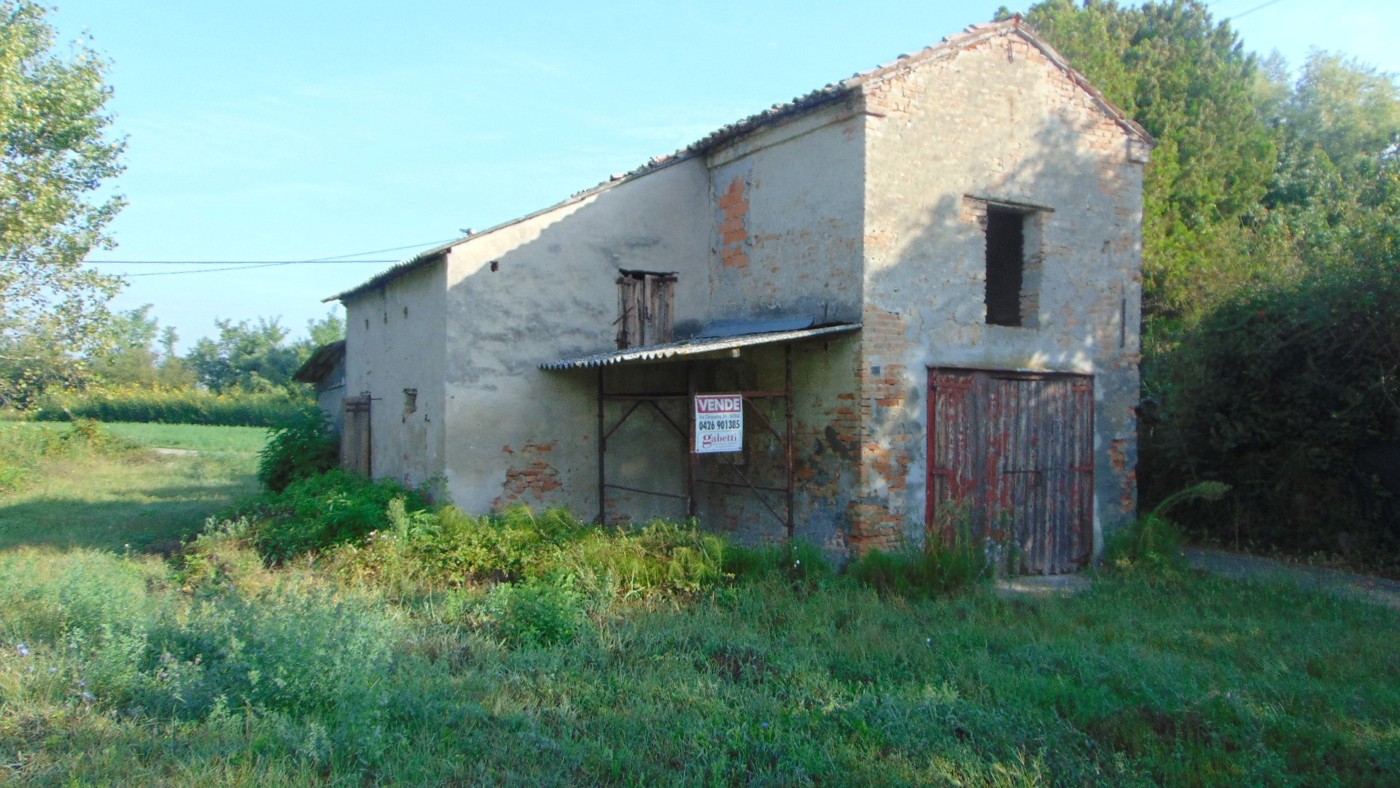 Rustico da ristrutturare a Papozze