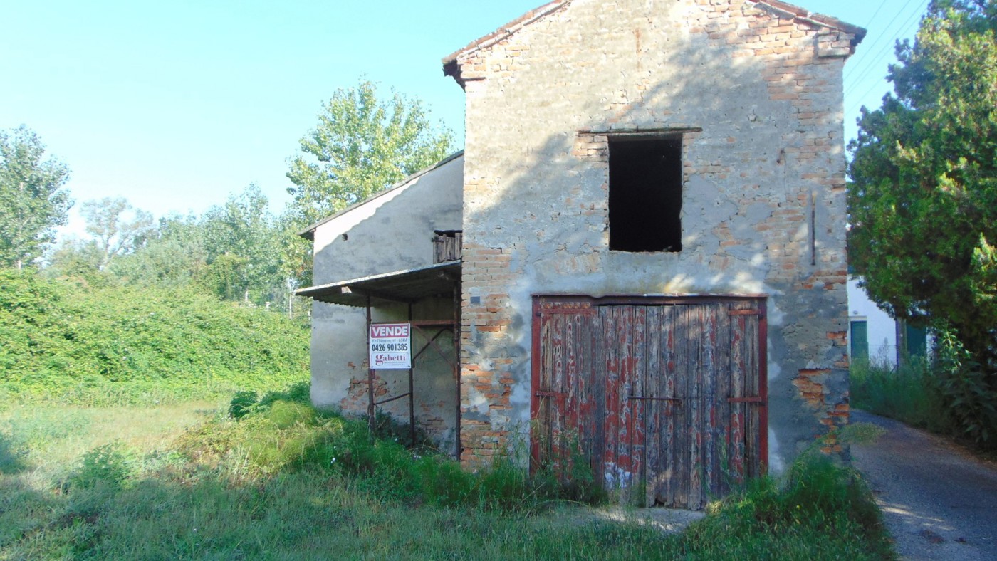 Rustico da ristrutturare a Papozze