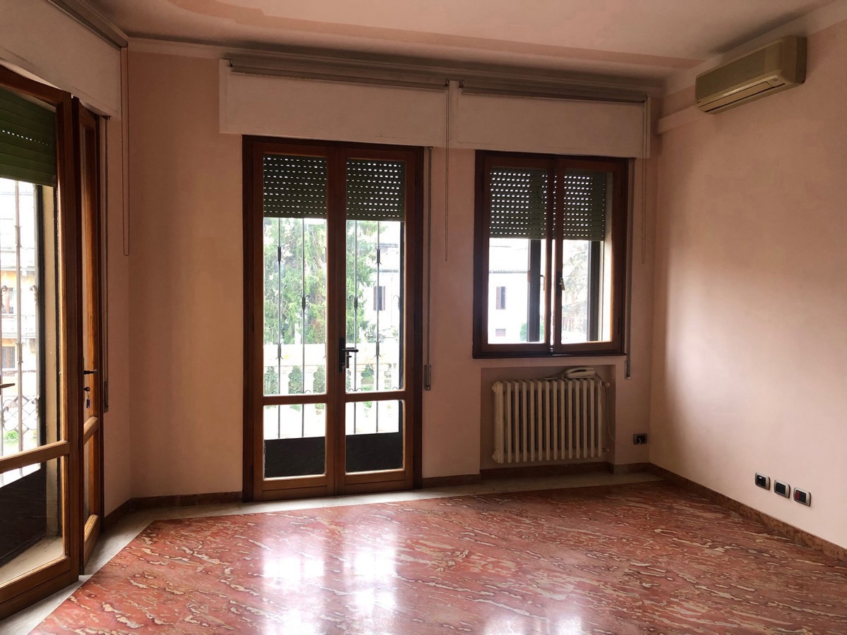 Appartamento in affitto a Adria