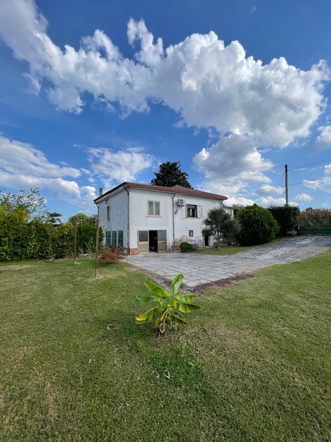 Villa in vendita a Villanova Marchesana