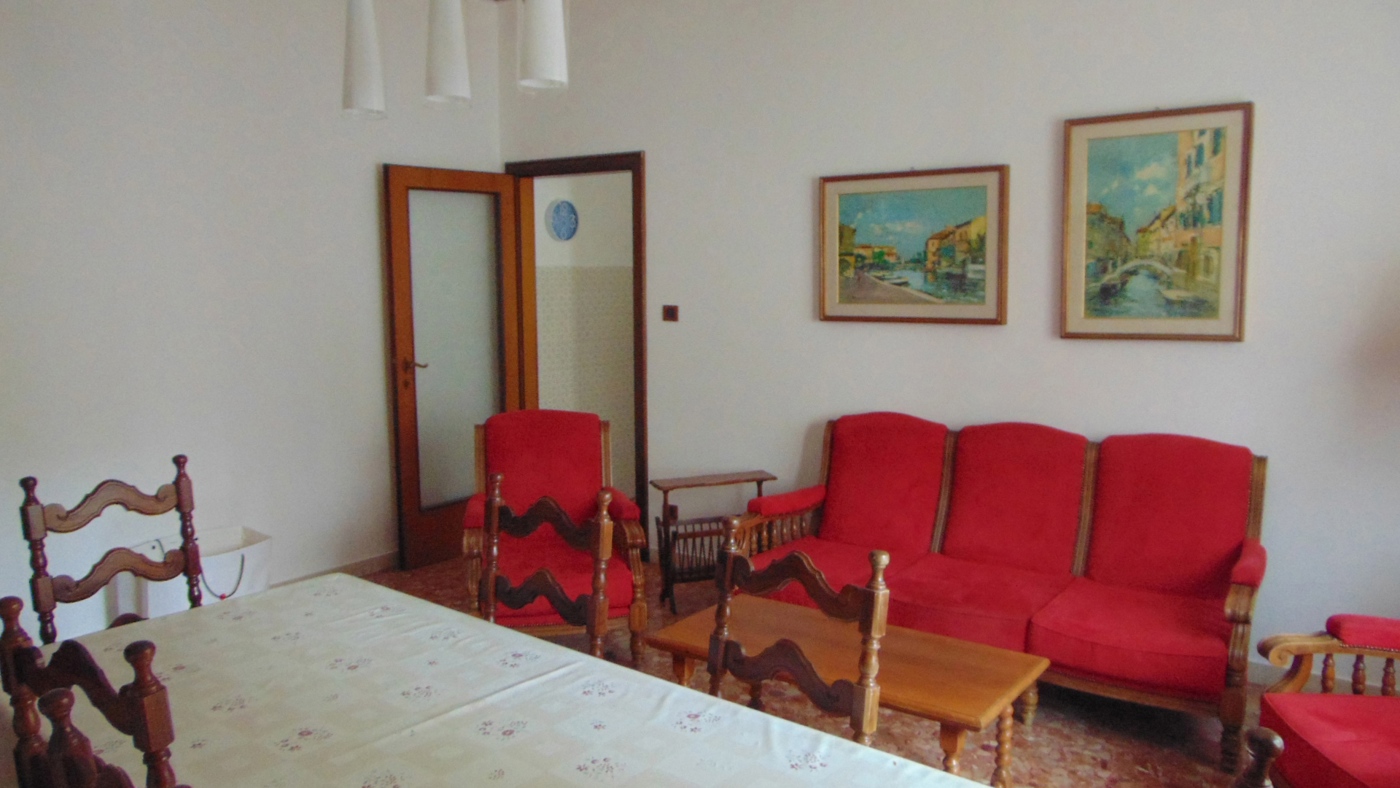 Quadrilocale arredato in affitto a Adria