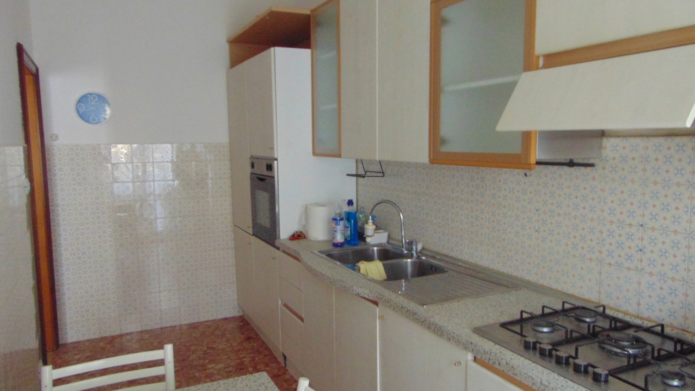 Quadrilocale arredato in affitto a Adria