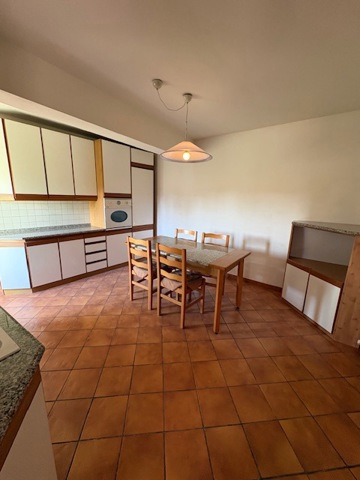 Quadrilocale con box a Adria