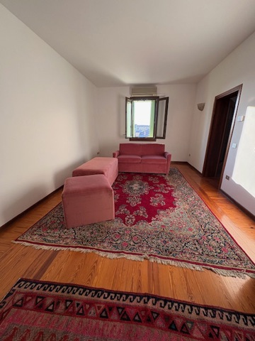 Quadrilocale con box a Adria