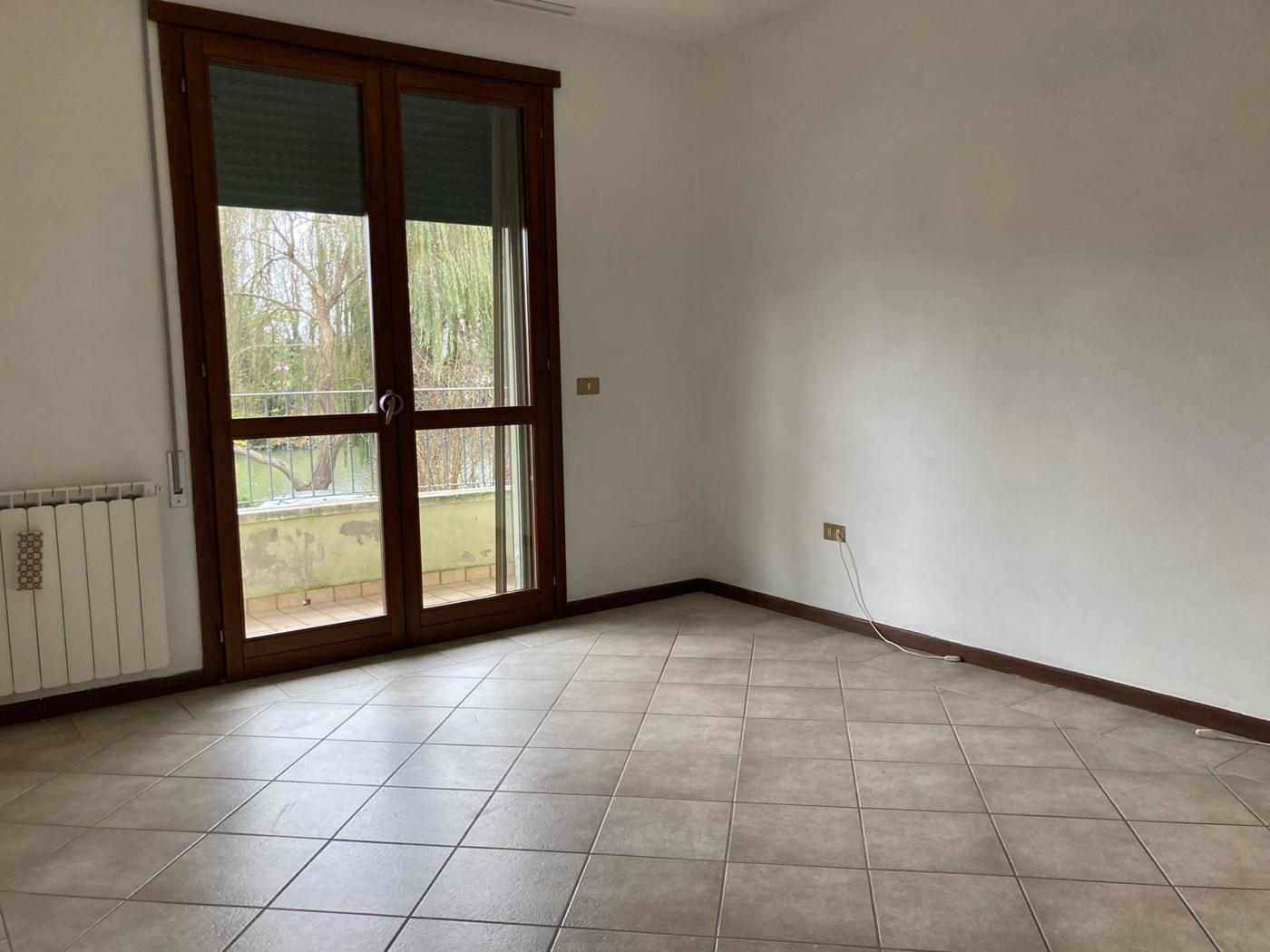 Villetta a schiera con giardino a Adria