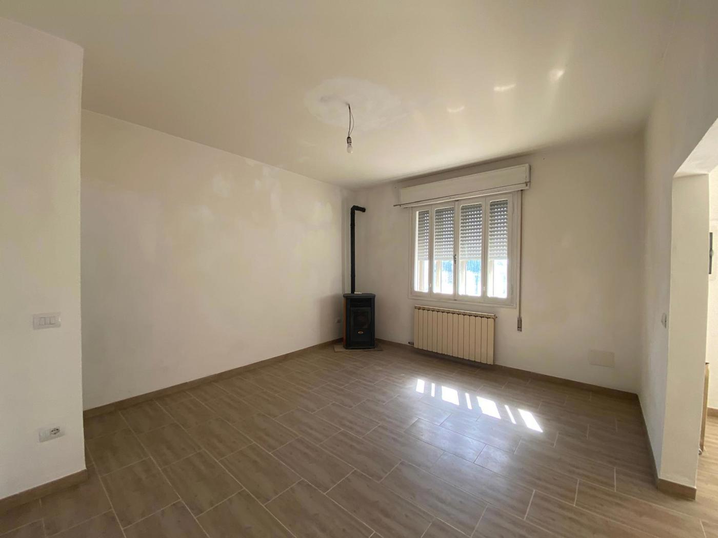 Casa indipendente con giardino a Gavello