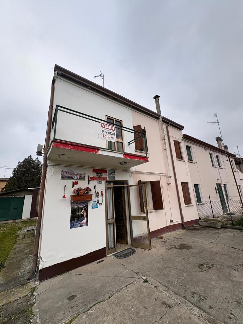 Casa indipendente con giardino a Corbola