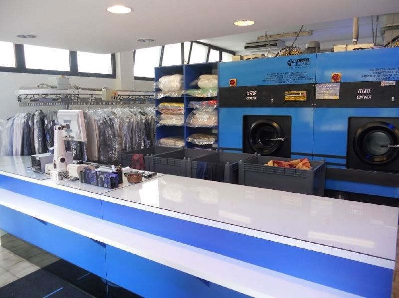 Attivit� commerciale in vendita a Adria