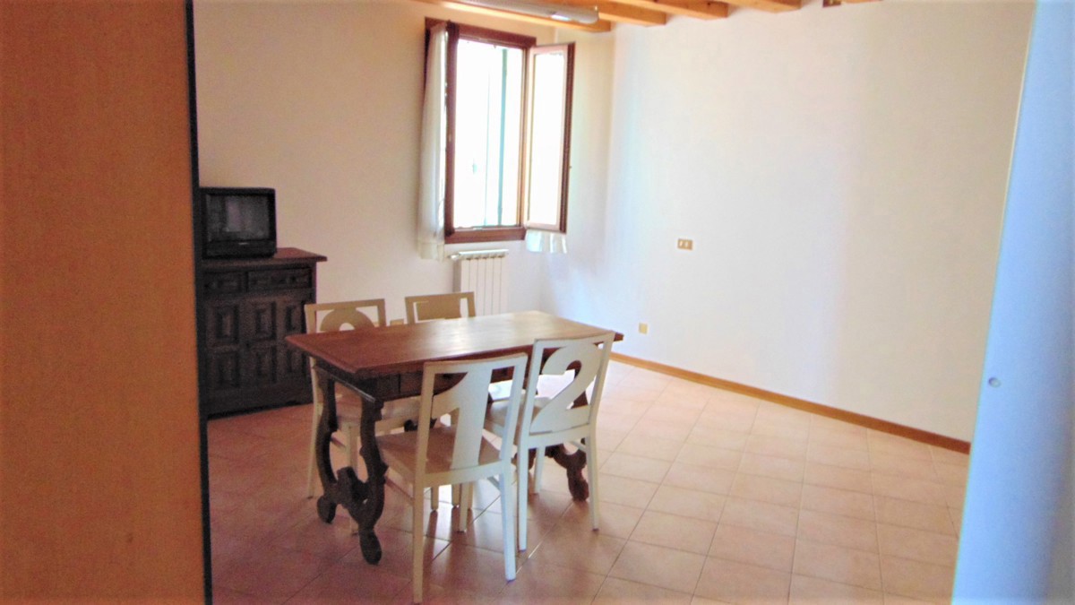 Appartamento arredato in affitto a Adria