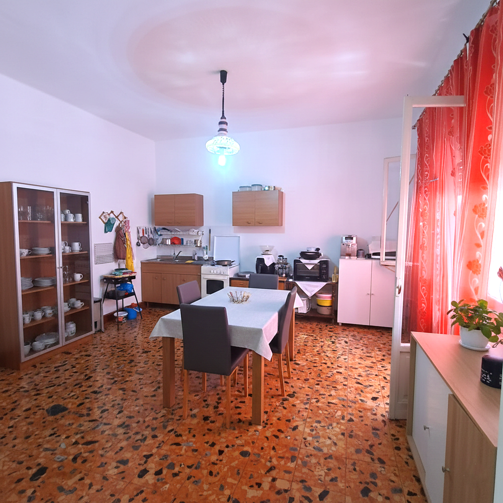 Quadrilocale con box a Adria