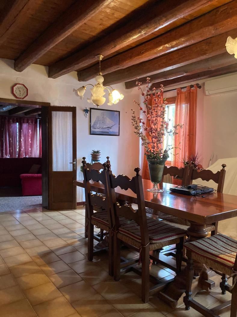 Casa indipendente con giardino a Gavello