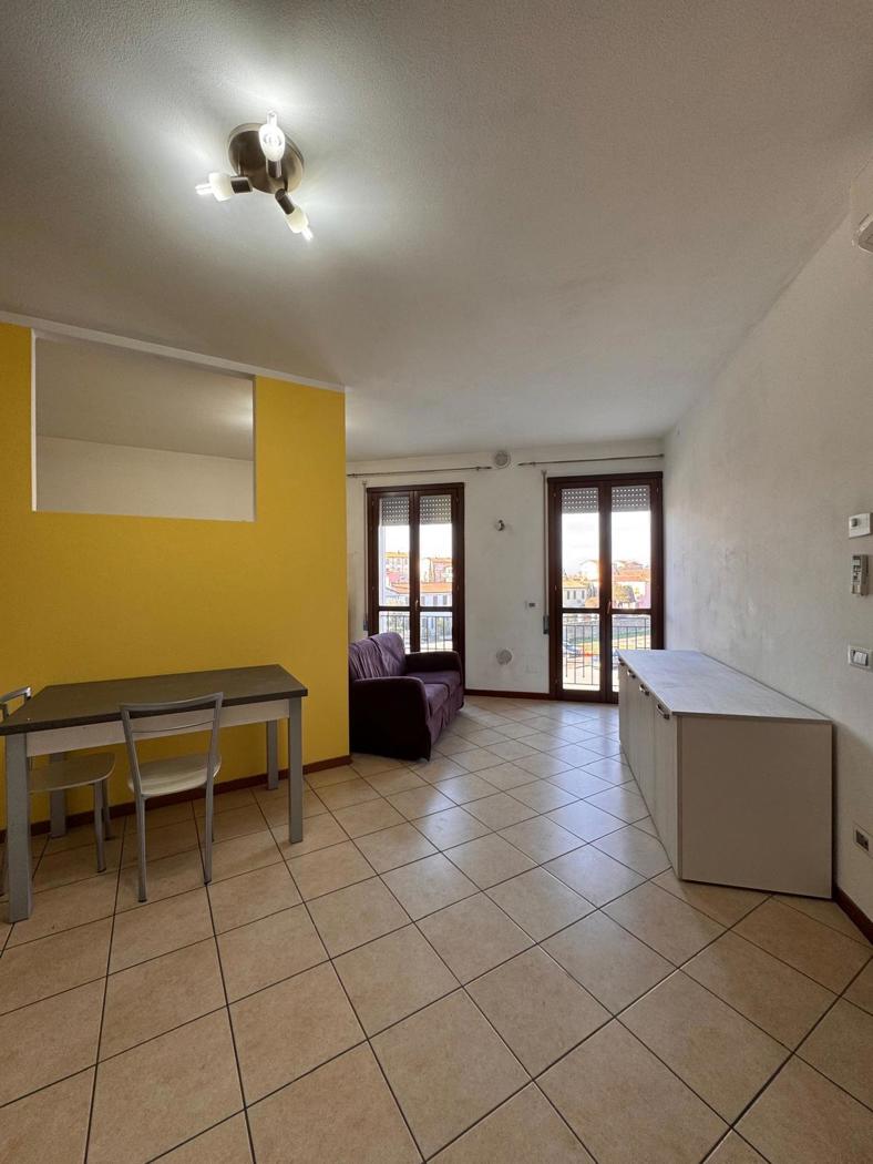 Bilocale arredato in affitto a Adria