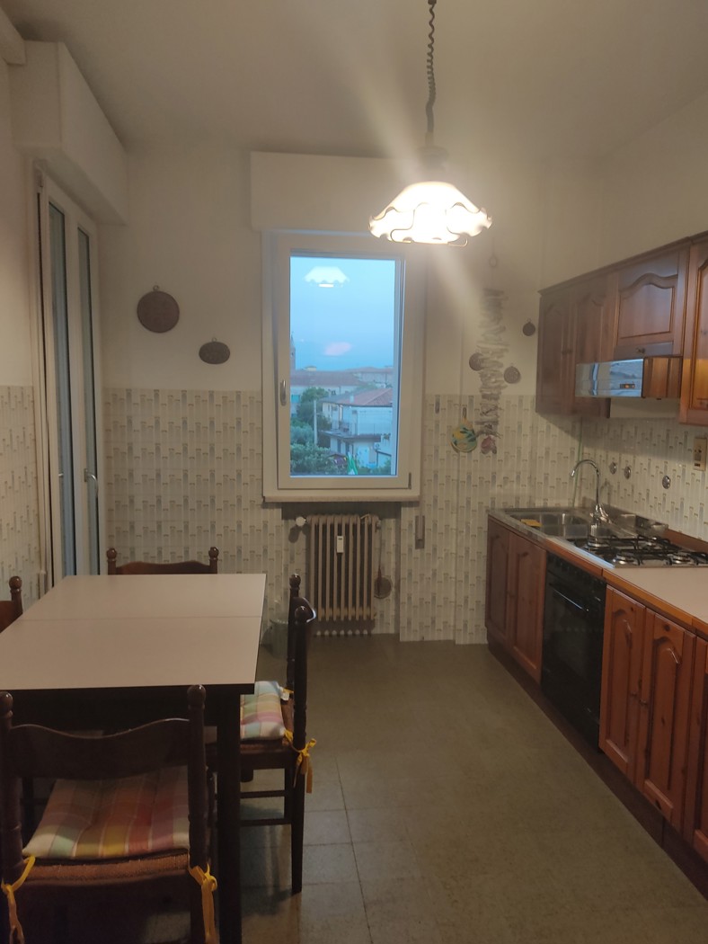 Quadrilocale arredato in affitto a Adria