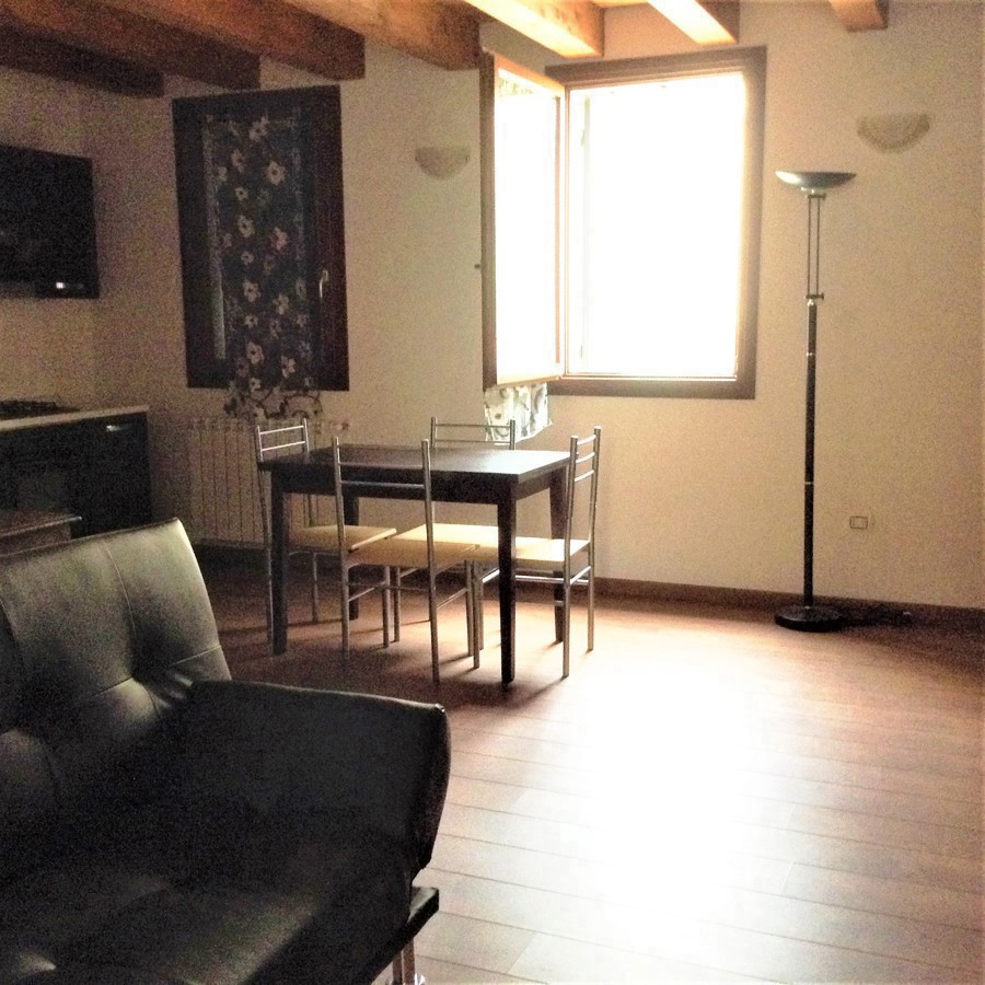 Bilocale arredato in affitto a Adria