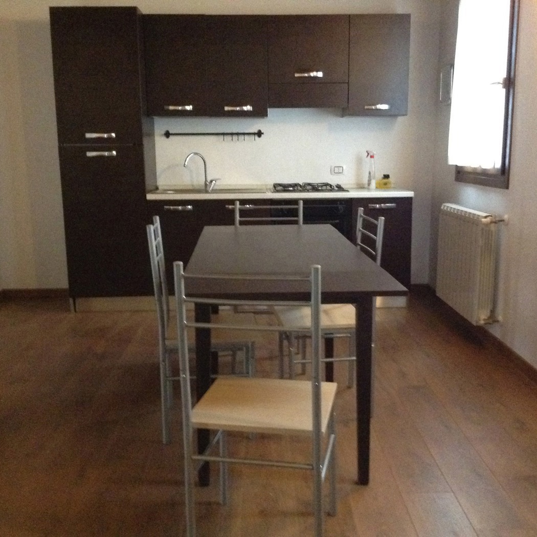 Bilocale arredato in affitto a Adria