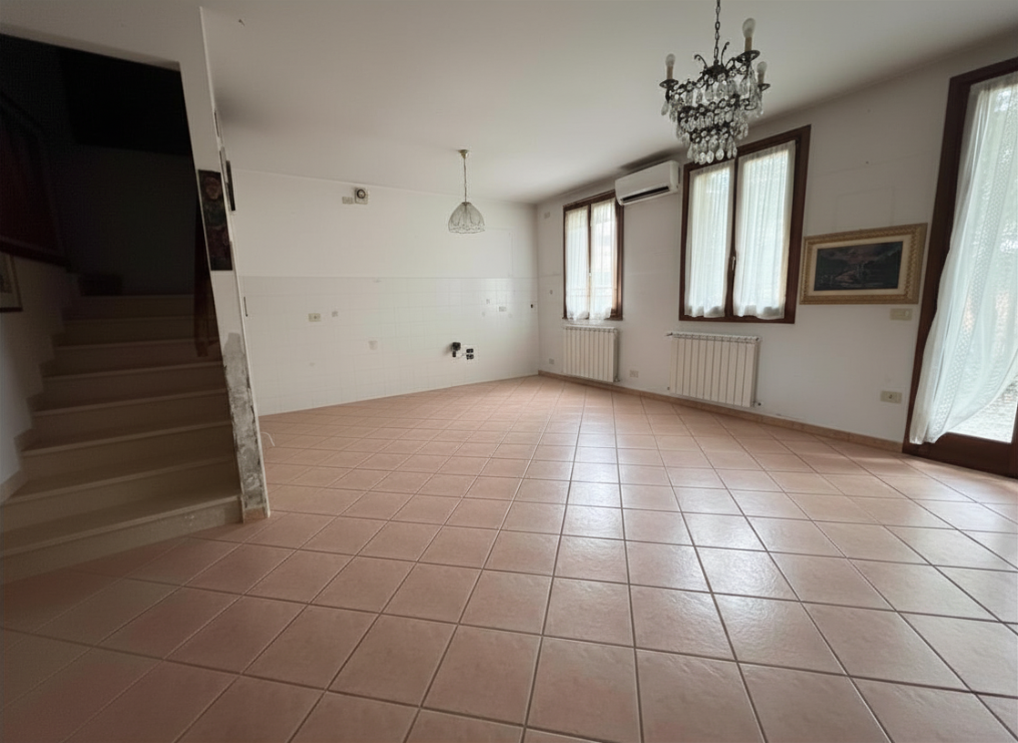 Villa con giardino a Adria