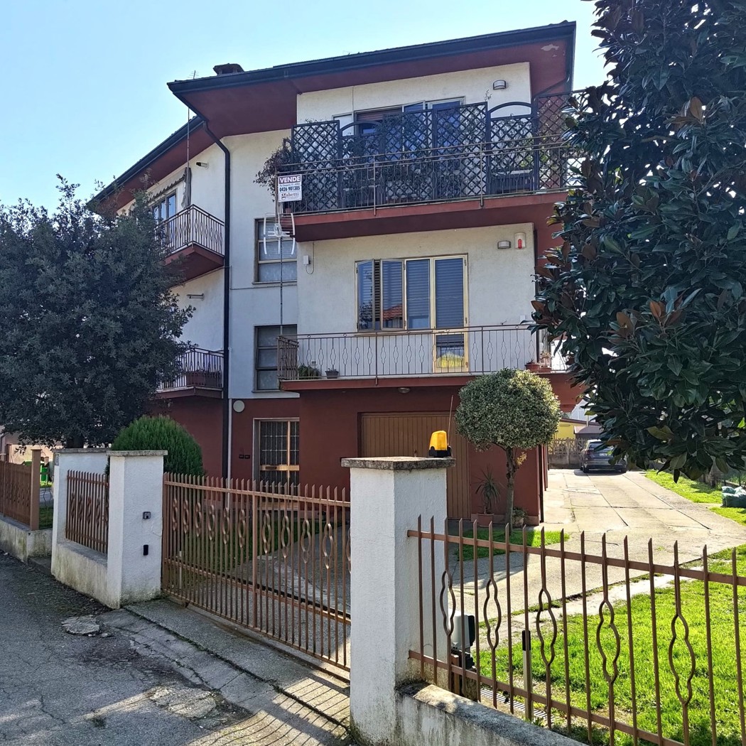 Quadrilocale in vendita a Adria