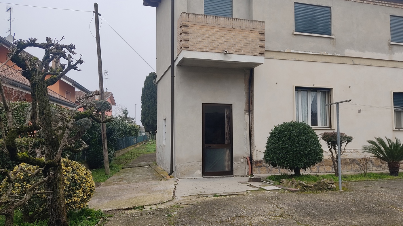 Stabile/Palazzo in vendita a Corbola