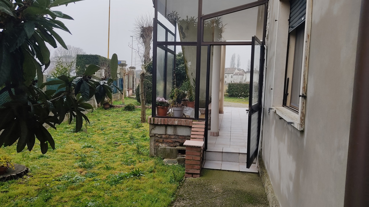 Stabile/Palazzo in vendita a Corbola