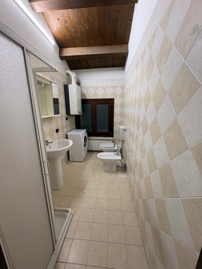 Bilocale arredato in affitto a Adria