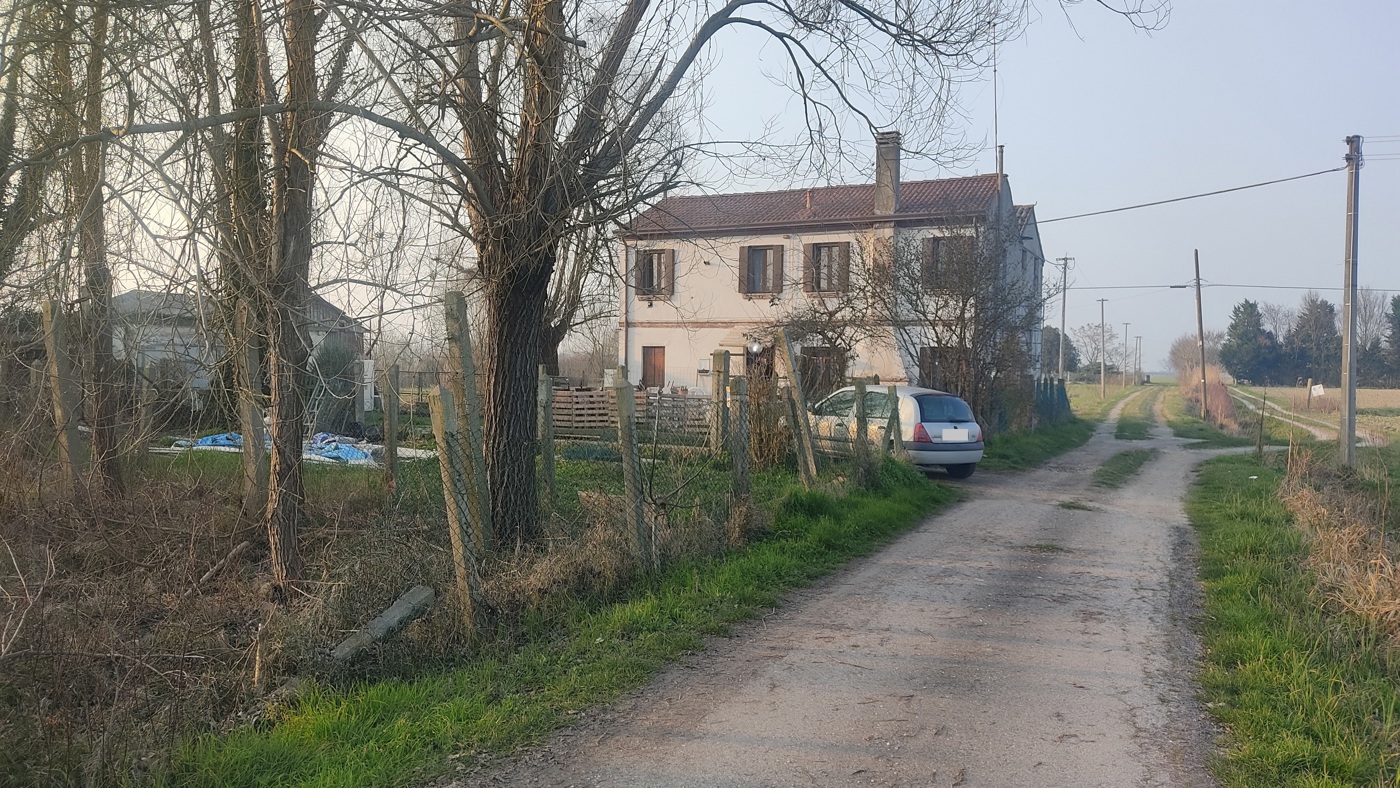 Villa con giardino a Papozze