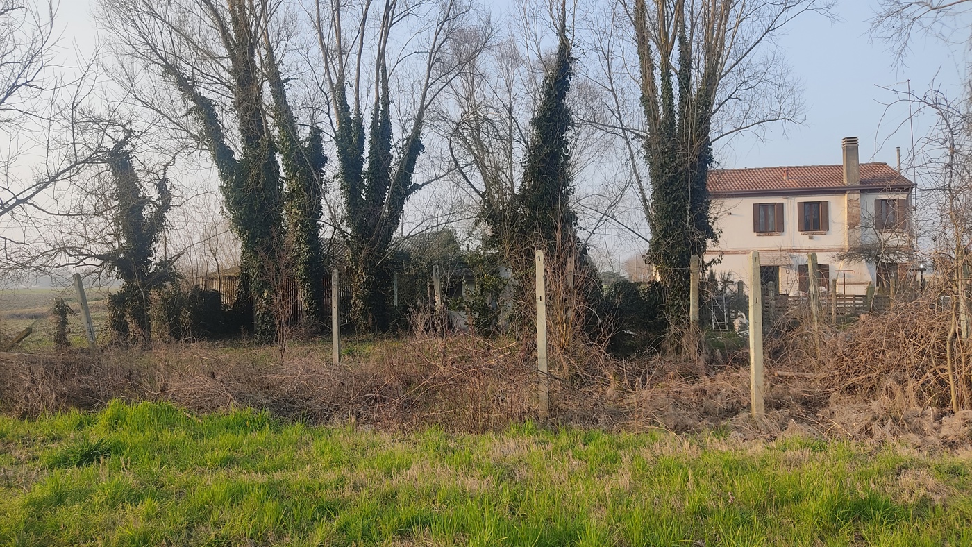 Villa con giardino a Papozze
