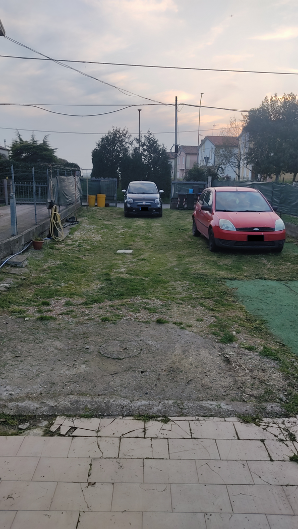 Quadrilocale con giardino a Adria