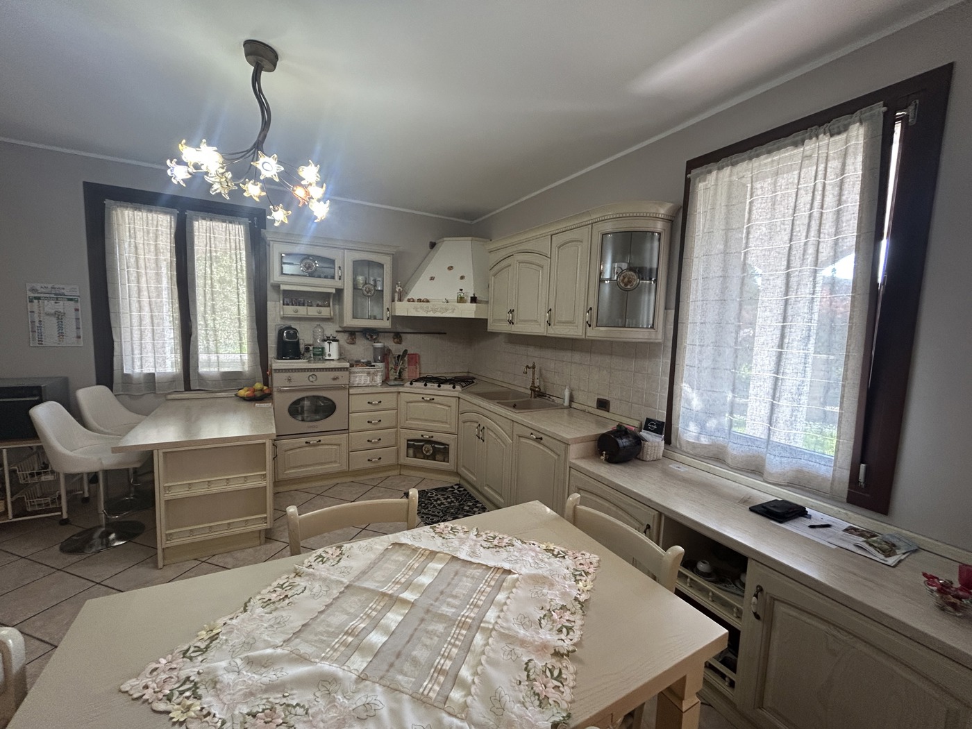 Villa Bifamiliare con giardino a Adria