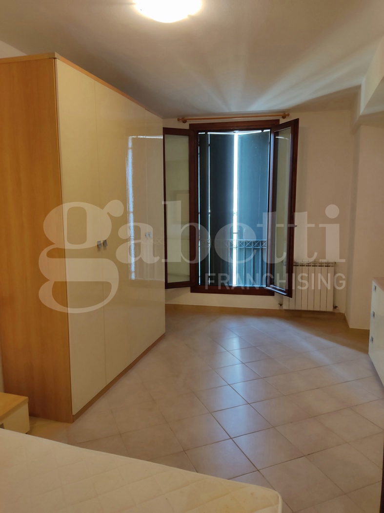 Bilocale arredato in affitto a Adria