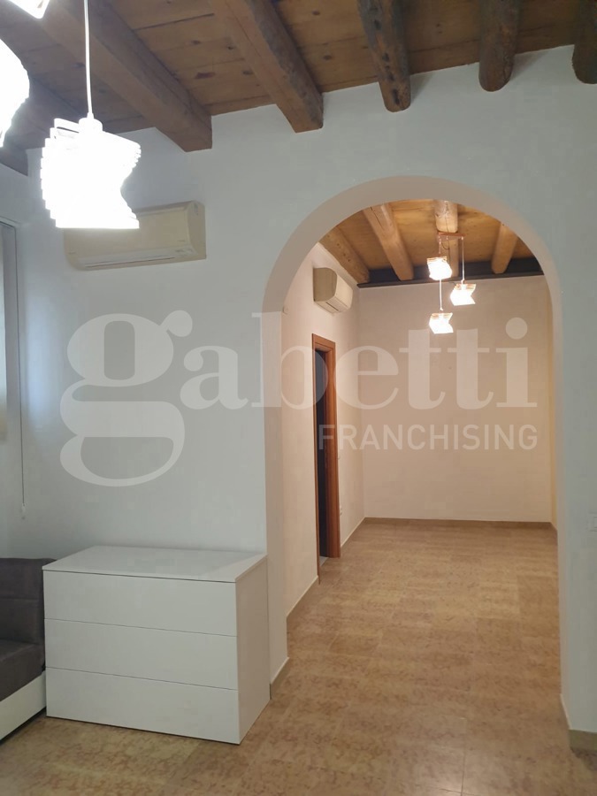 Bilocale arredato in affitto a Adria