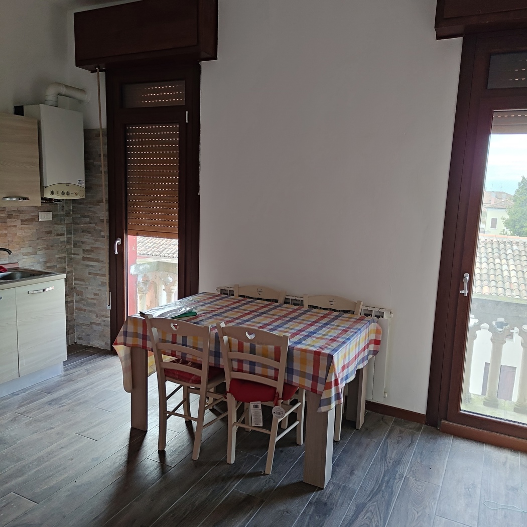 Bilocale arredato in affitto a Adria