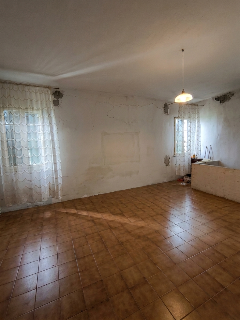 Casa indipendente da ristrutturare a Crespino