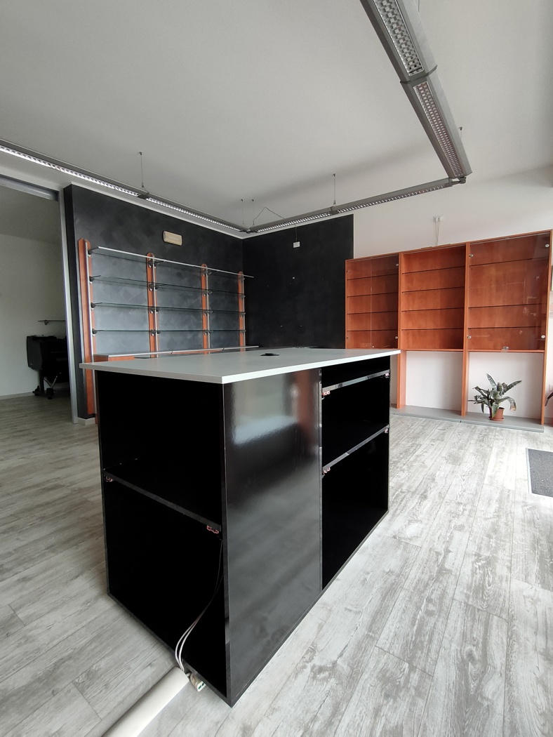 Negozio in affitto a Adria