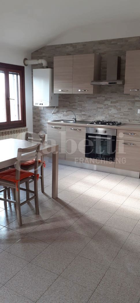 Appartamento arredato in affitto a Adria