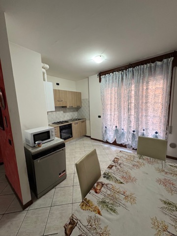 Trilocale arredato in affitto a Adria