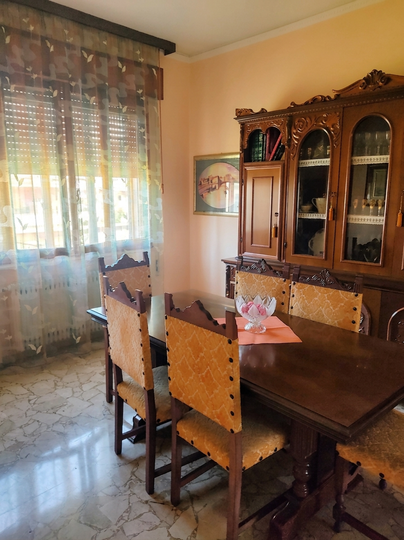 Villa Bifamiliare con giardino a Adria