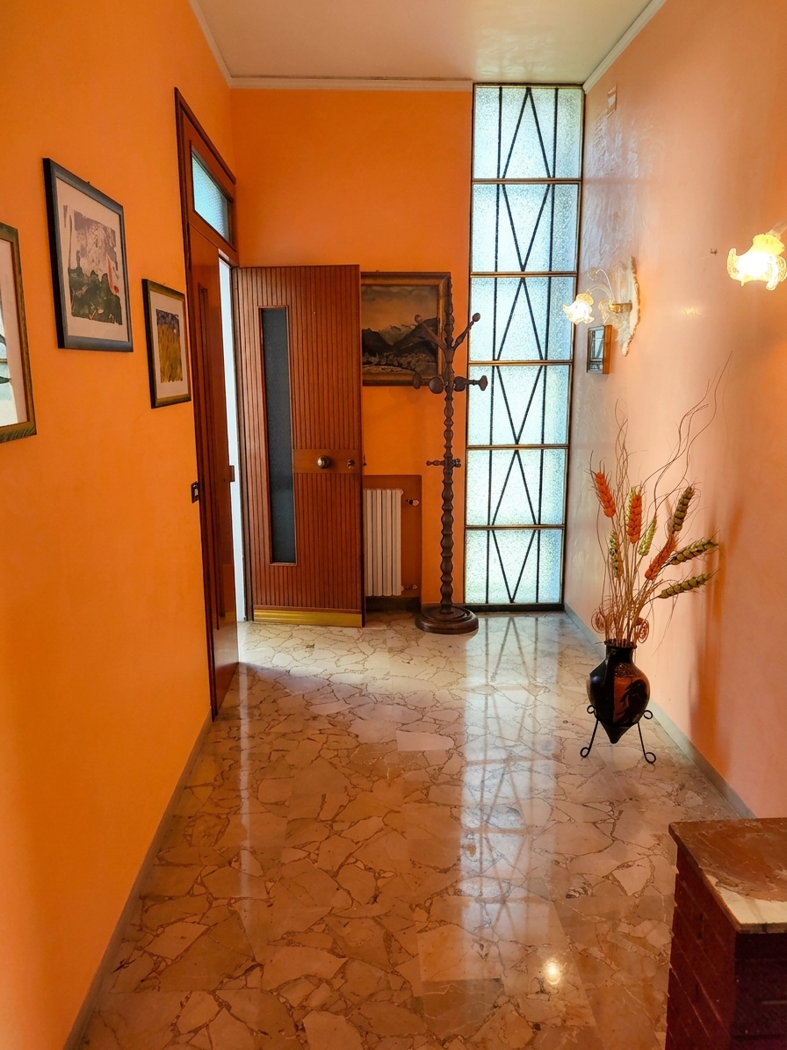 Villa Bifamiliare con giardino a Adria