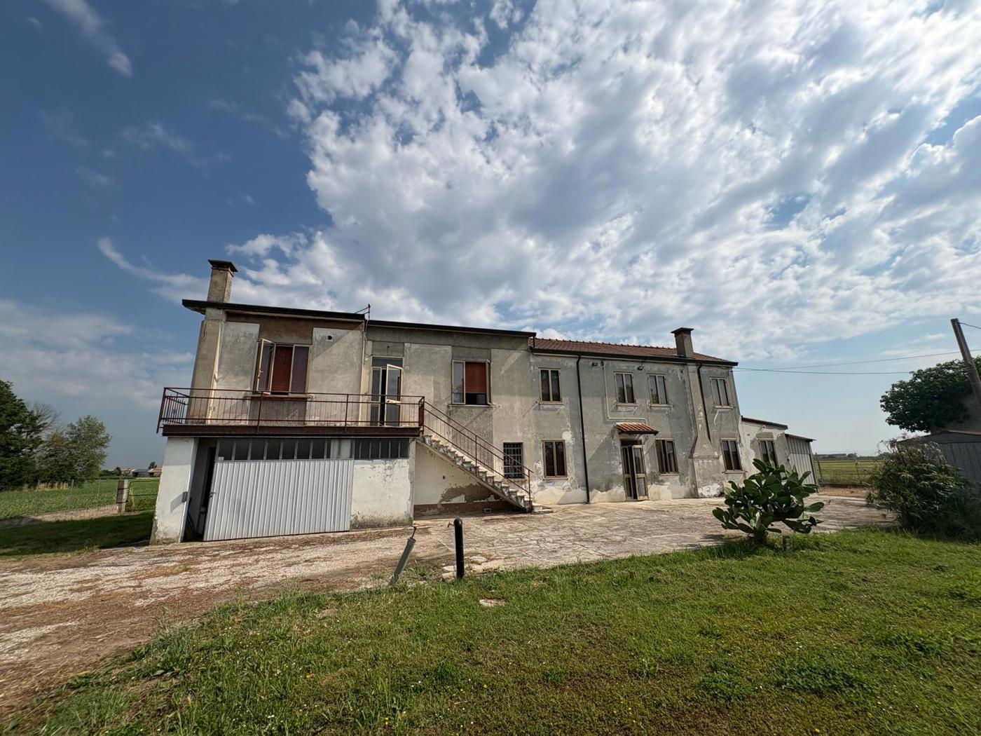 Casa indipendente da ristrutturare a Adria