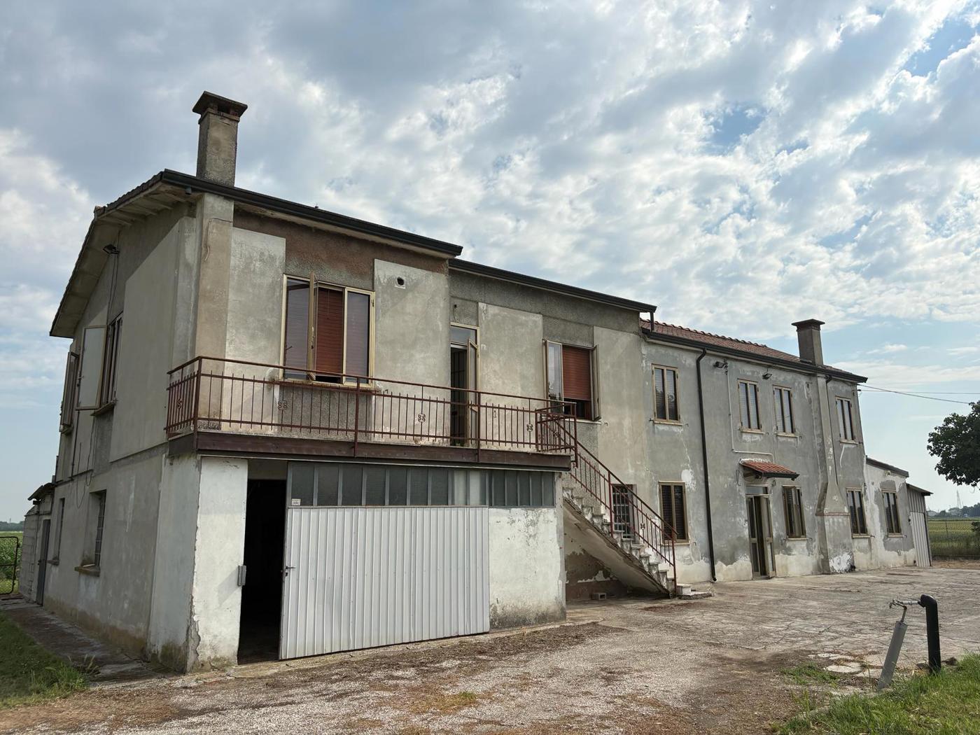 Casa indipendente da ristrutturare a Adria