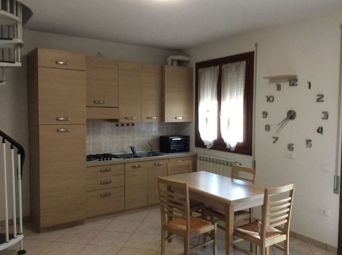 Appartamento arredato in affitto a Adria