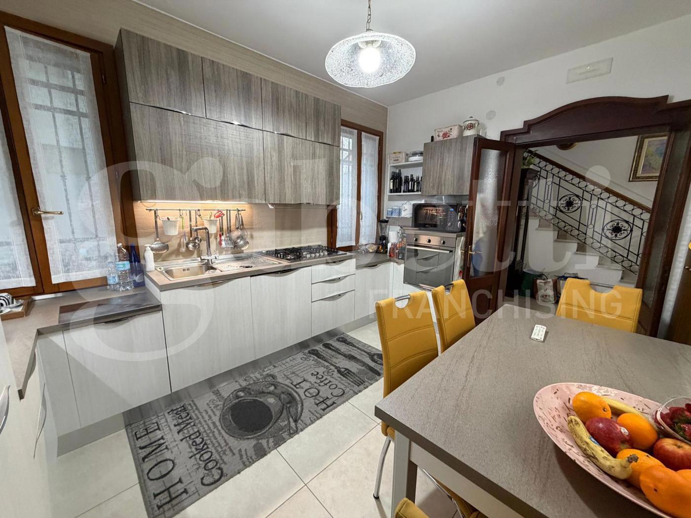 Casa indipendente con giardino a Adria