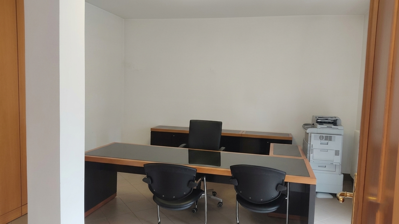 Ufficio in affitto a Adria