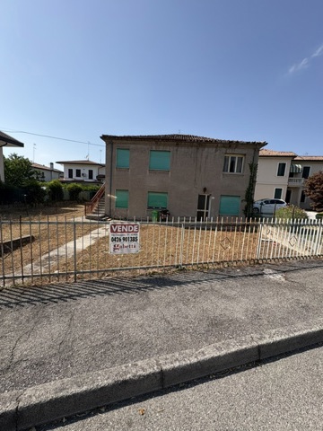 Villa da ristrutturare a Adria
